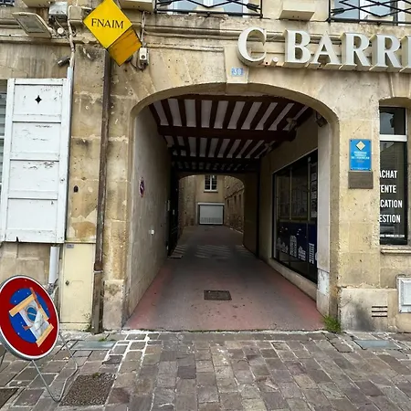 Apartament Charming Studio In The Heart Of