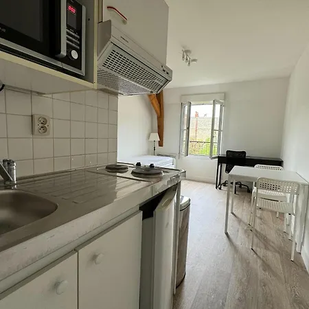 Apartament Charming Studio In The Heart Of *